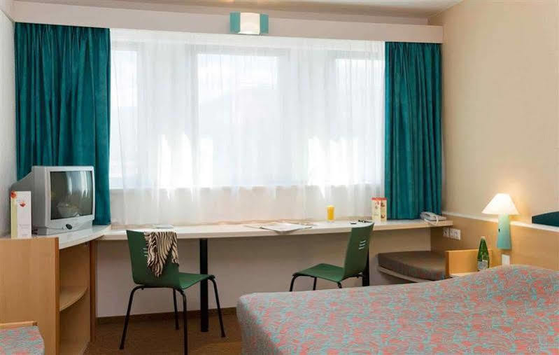 B&B Hotel Salzburg-Nord Buitenkant foto